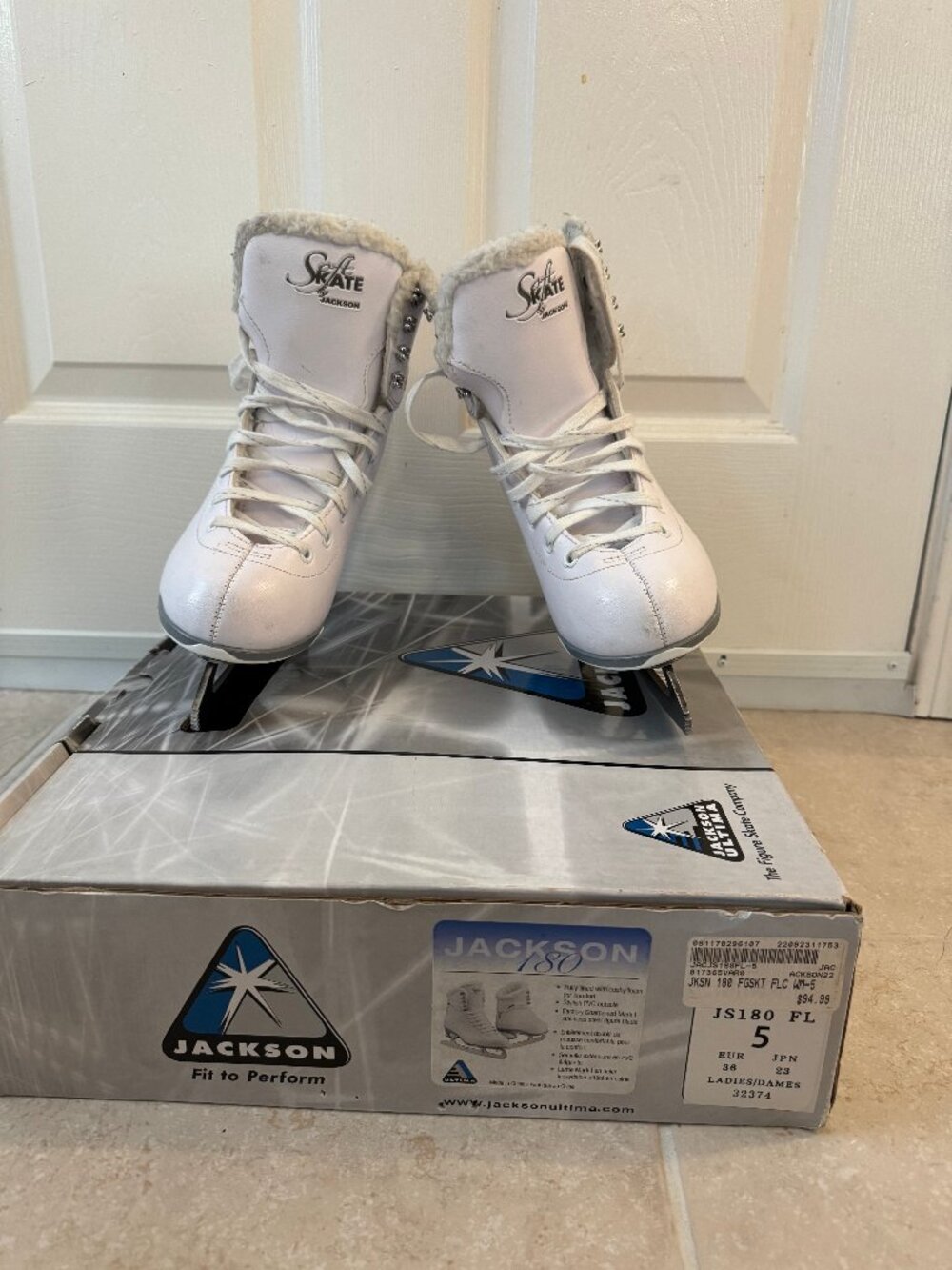 Size 5 Ice Skates Jackson Ultima Women's SoftSkate 180